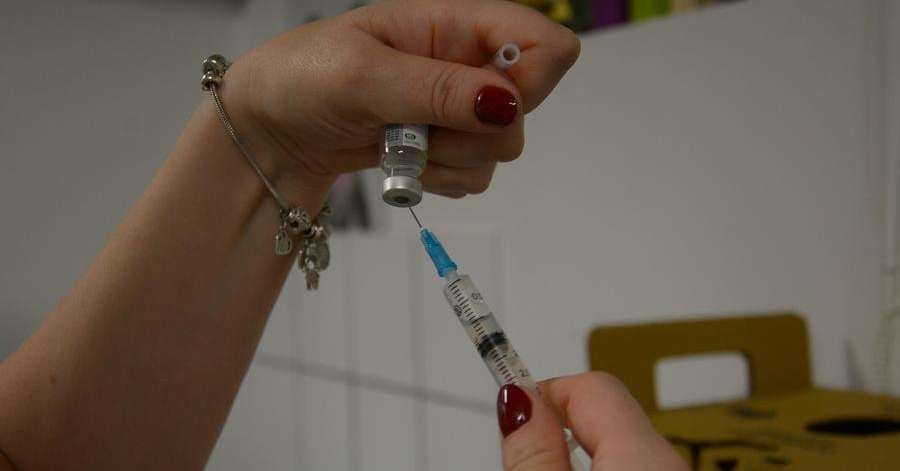 Queda na vacinação e casos importados de sarampo colocam Brasil em risco