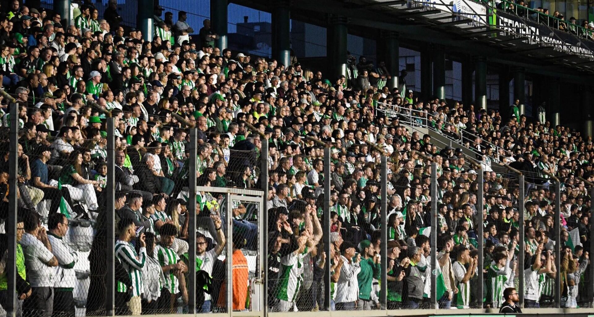 Custou 10 milhões de euros ao FC Porto e continua sem convencer (e está lesionado)