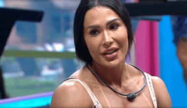 Gracyanne Barbosa tem alta hospitalar e é recebida por mãe de Belo e ex-'BBB'