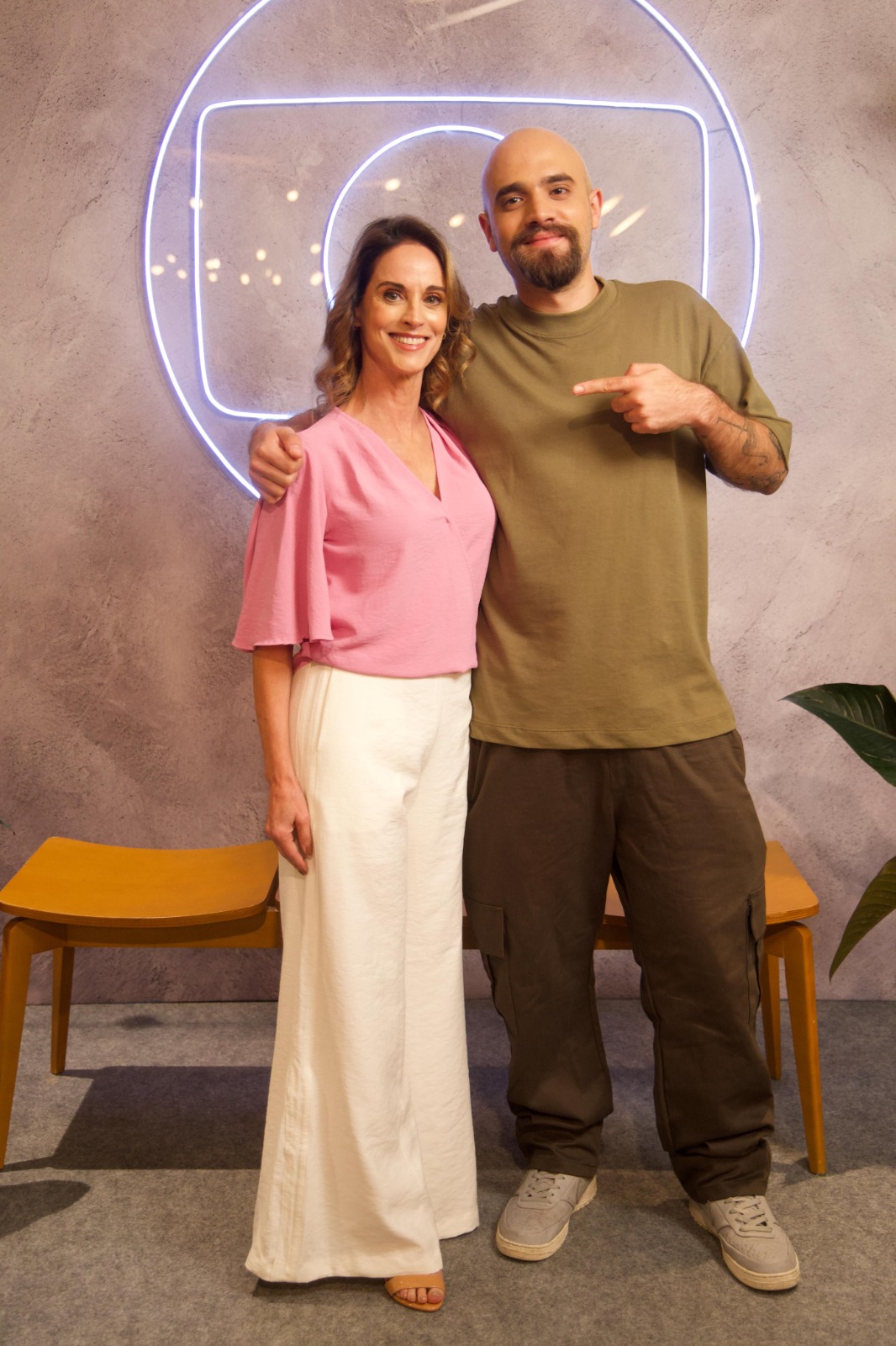 Helen Martins e o filho Luca de Oliveira Beting - Foto: Globo / Beatriz Damy