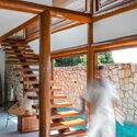 Casa TIBE / Bruno Tinoco Arquitetura - Fotografia de Interiores, Escada, Madeira, Viga