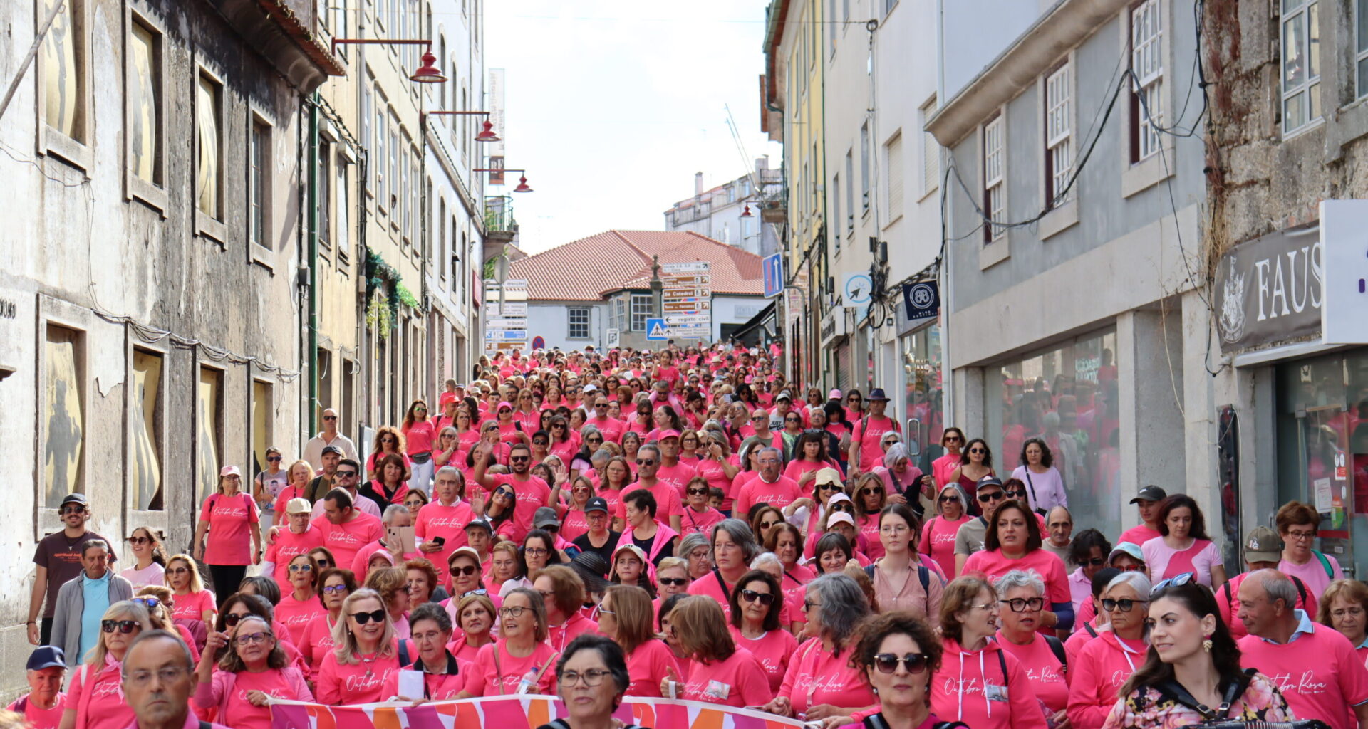 Caminhada “Pequenos Passos Grandes Gestos” juntou várias centenas de pessoas na Guarda