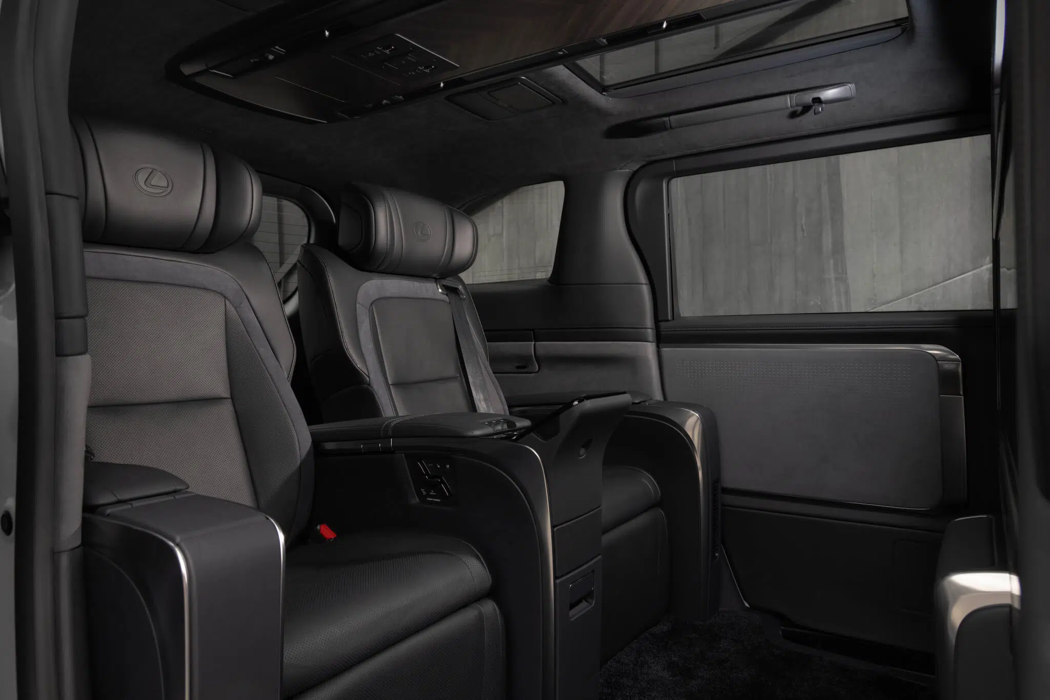 Lexus LM 2025 poltronas