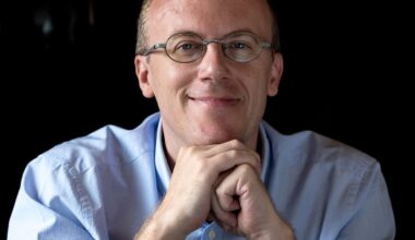 Luís Osório em palestra na Biblioteca Municipal de Lagoa – Algarve Vivo