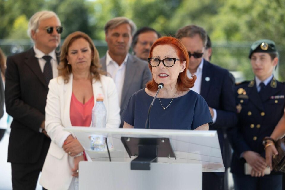 "Estão do lado errado da história"
