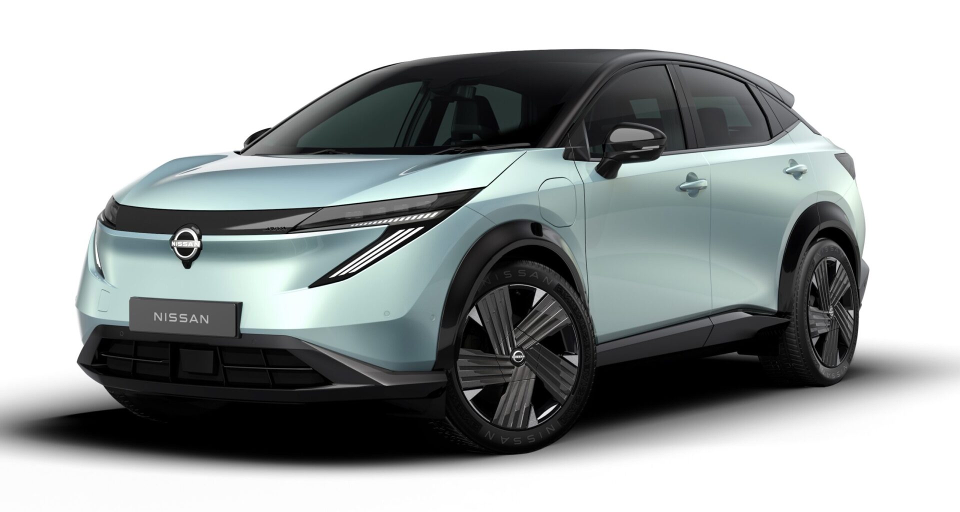 Nissan Ariya 2026 inspira-se no Leaf mas tem mais novidades