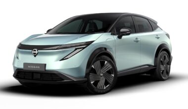 Nissan Ariya 2026 inspira-se no Leaf mas tem mais novidades