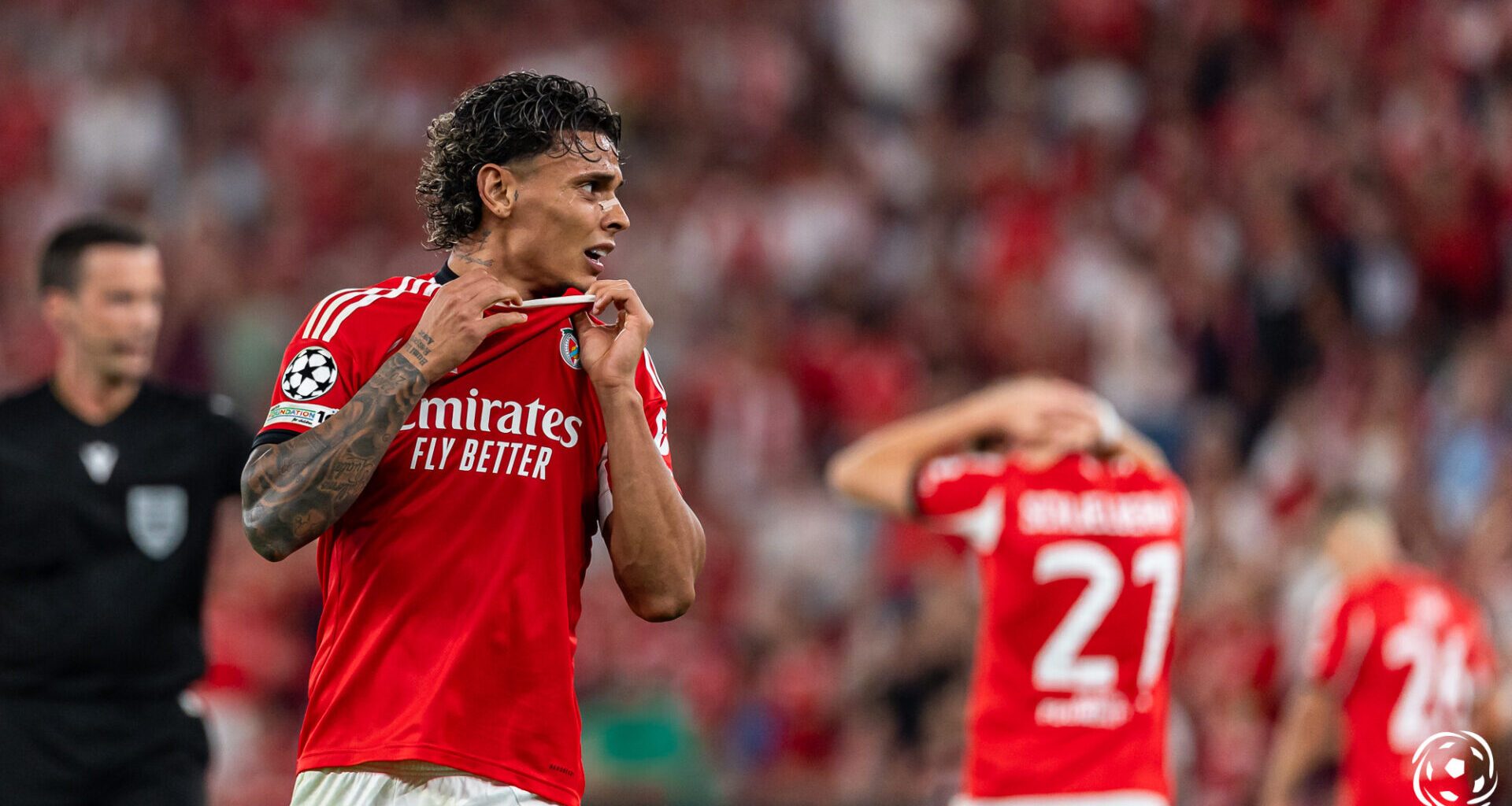 «O facto de ter custado muito dinheiro, não significa que tenha de pegar na bola e fintar 30 jogadores»