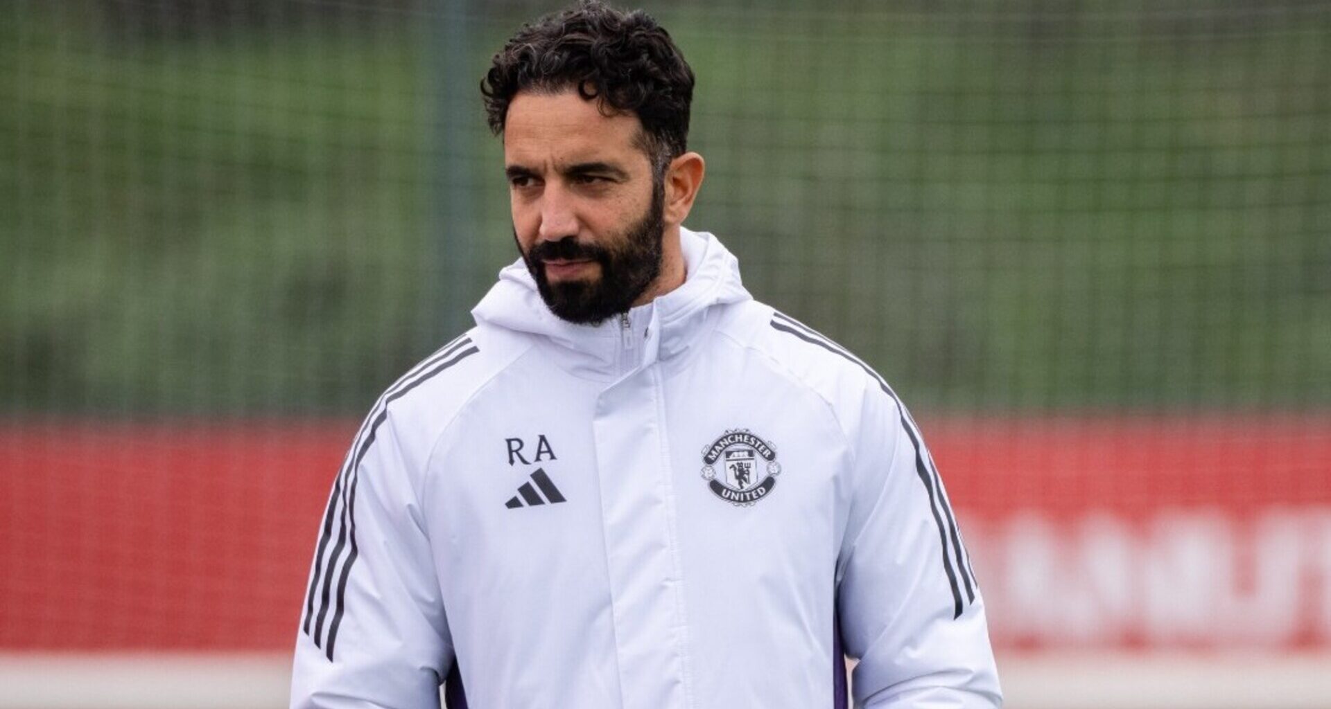 Já esteve afastado dos planos de Ruben Amorim e é reintegrado no Manchester United