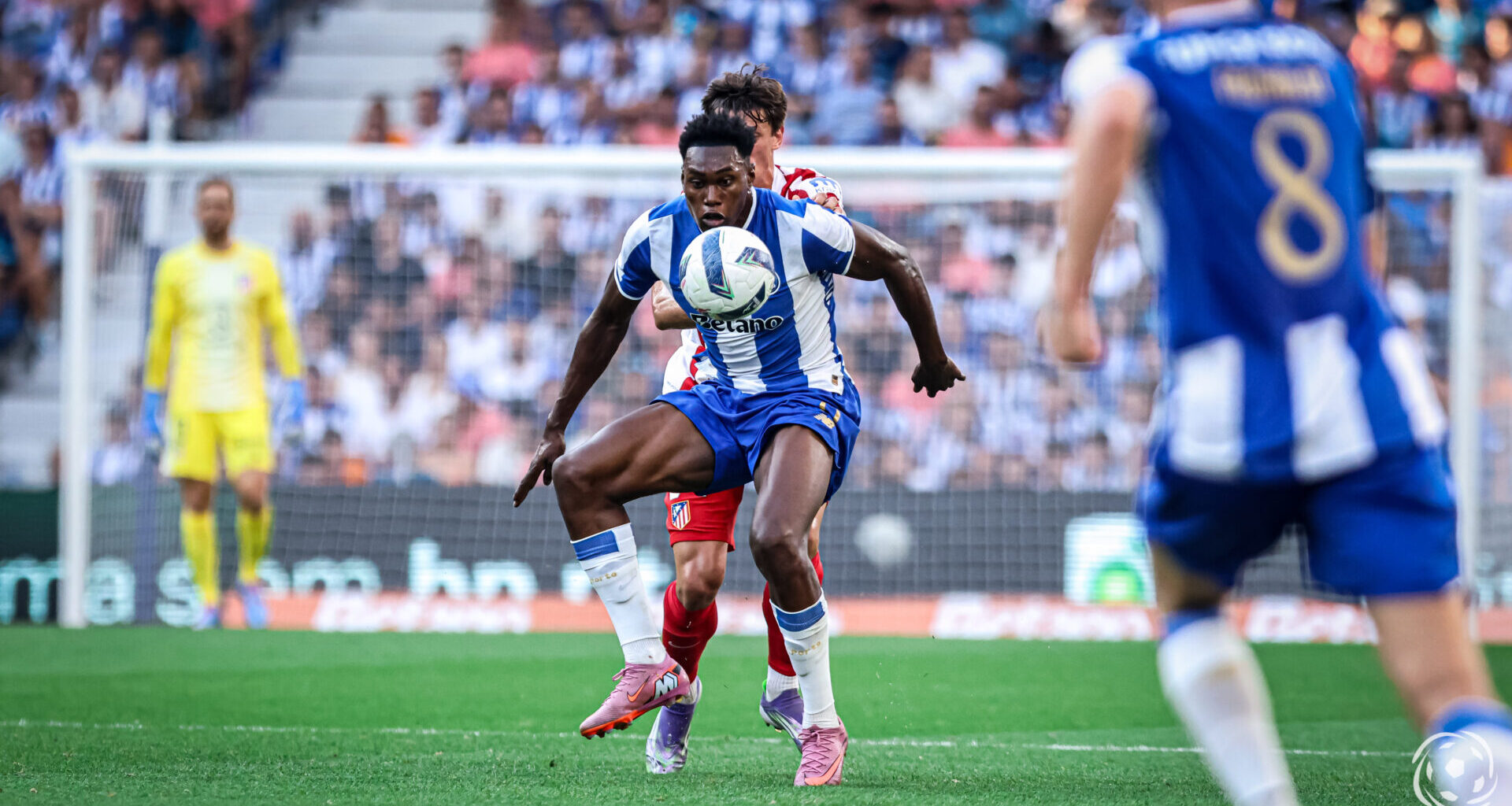 Imprensa espanhola aponta Samu Aghehowa a 5 equipas da Premier League