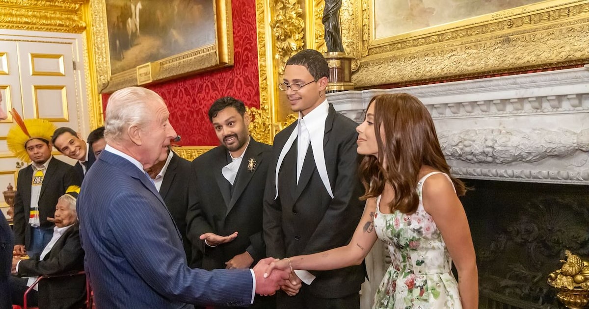 Anitta e Cacique Raoni são recebidos pelo Rei Charles III na Inglaterra