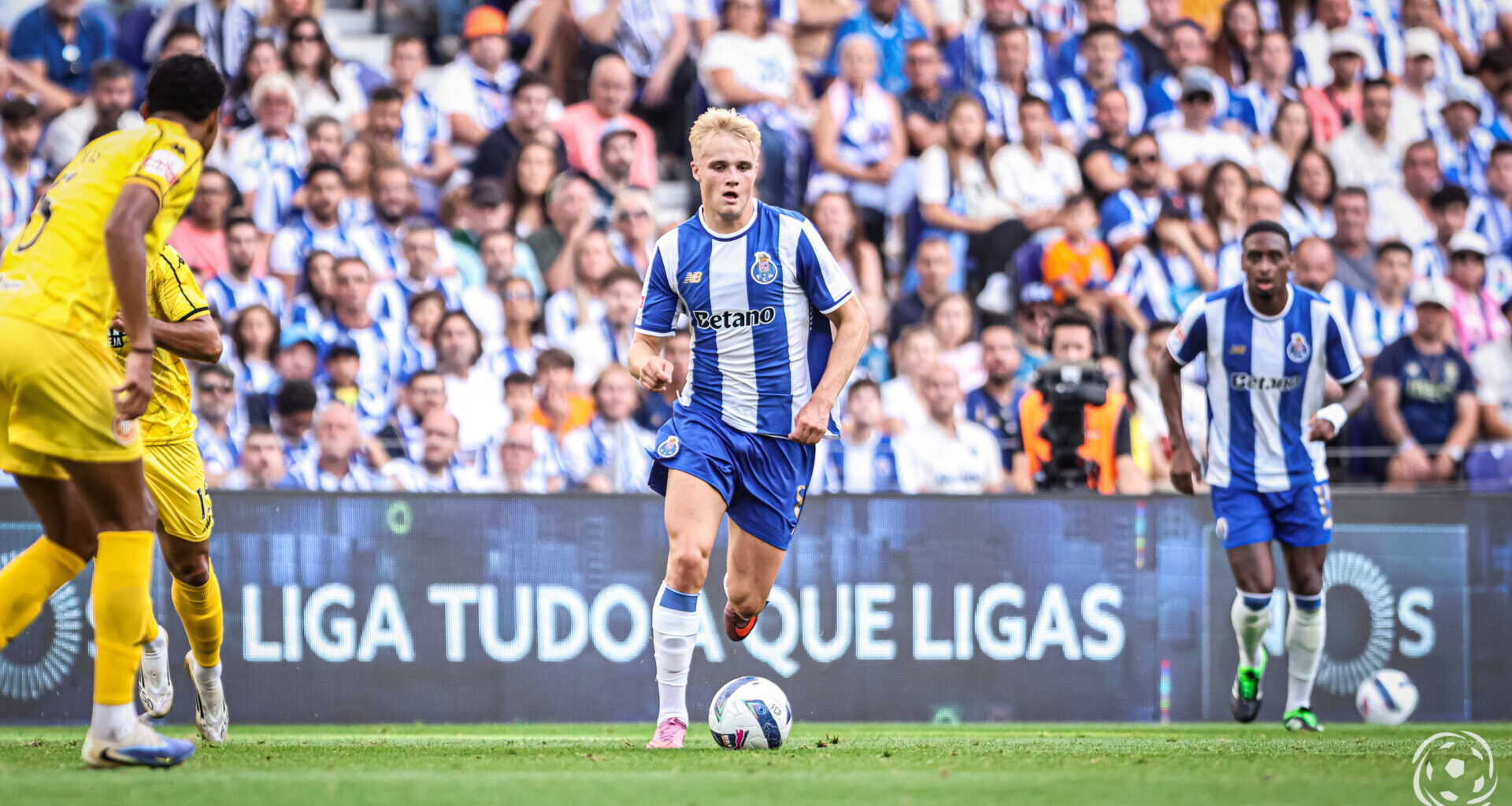 Victor Froholdt não pode deixar o Dragão em janeiro