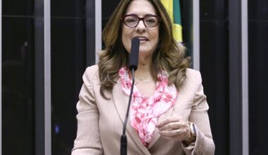 OUTUBRO ROSA: ROGÉRIA SANTOS REFORÇA PROJETO QUE AMPLIA ACESSO À MAMOGRAFIA