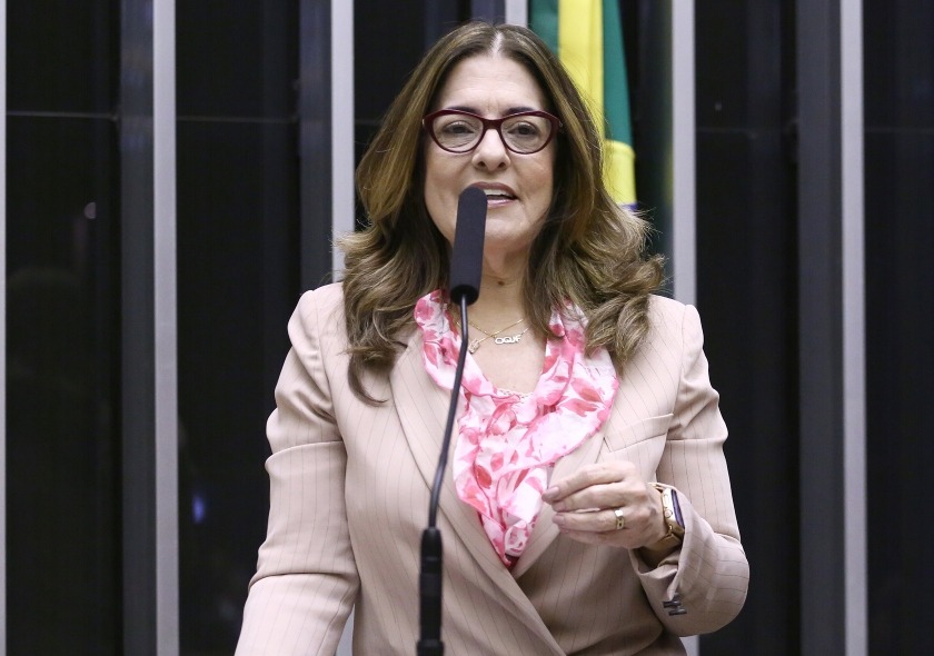 OUTUBRO ROSA: ROGÉRIA SANTOS REFORÇA PROJETO QUE AMPLIA ACESSO À MAMOGRAFIA