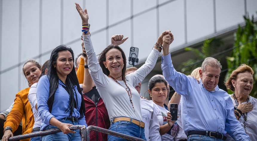 Prémio Nobel da Paz atribuído à opositora venezuelana Corina Machado