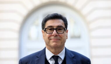 "Não confio nessas pessoas para governar a França". Nobel da Economia recusa que extremos "assumam o poder"