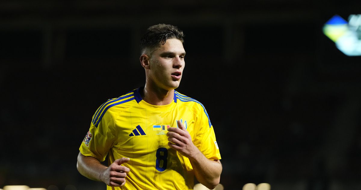 Alerta no Benfica: Sudakov sai lesionado no Islândia-Ucrânia