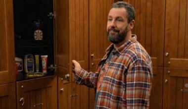 Adam Sandler se recusa a dar conselhos matrimoniais para Taylor Swift e Travis Kelce. Saiba o motivo!