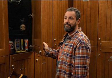 Adam Sandler se recusa a dar conselhos matrimoniais para Taylor Swift e Travis Kelce. Saiba o motivo!
