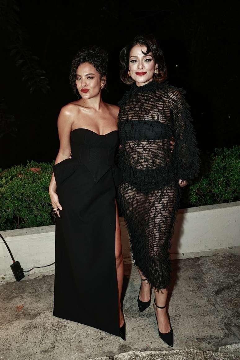 Bella Campos e Ingrid Gaigher em desfile da L'Oréal Paris, em São Paulo