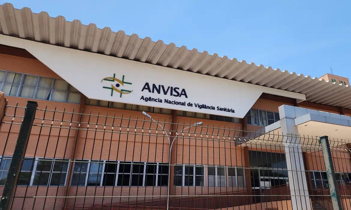 Anvisa suspende implantes hormonais e manipulados da empresa Elmeco; entenda