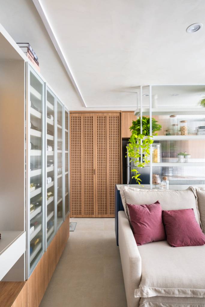 ape-de-81-m-tem-roupeiro-cristaleira-na-cozinha-e-casinha-de-gato-no-banheiro-go-up-arquitetura-16 Apê de 81 m² tem roupeiro, cristaleira na cozinha e casinha de gato no banheiro. Projeto de Go Up Arquitetura.