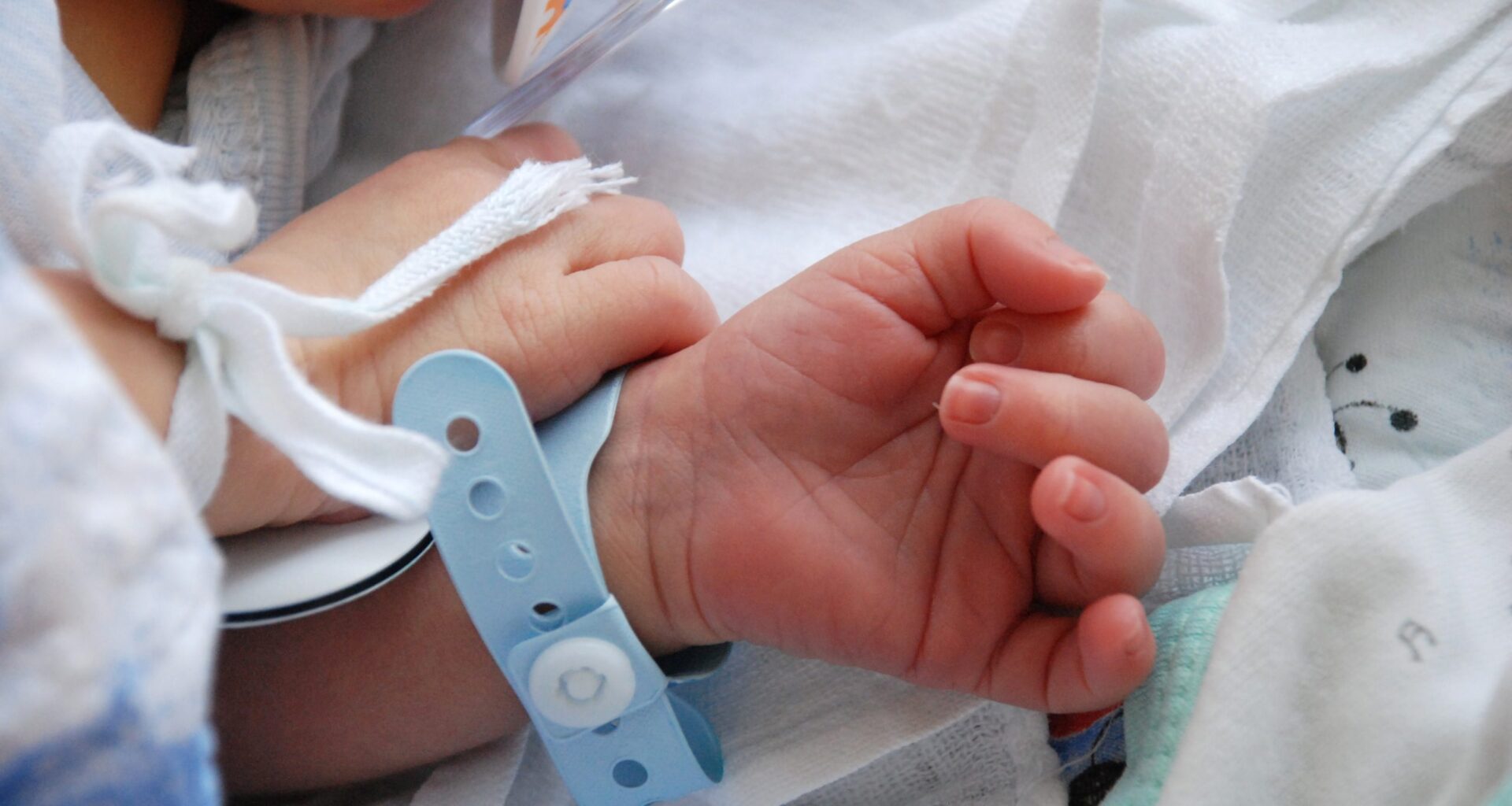 Mulher que abandonou bebé nos bombeiros deixou outro filho no hospital de Beja há cerca de um ano