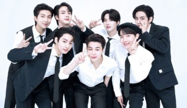 Integrantes do BTS para a BTS FESTA 2022