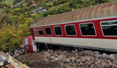 Comboios colidem na Eslováquia