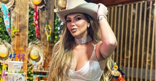 Vanessa Rios, cantora do Capim com Mel, morre aos 42 anos de idade