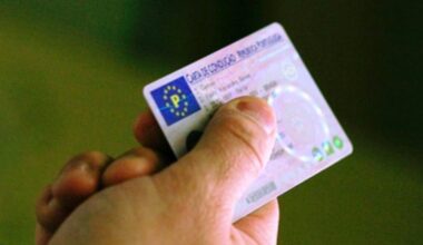 Carta de condução aos 17 anos aprovada com regras especiais