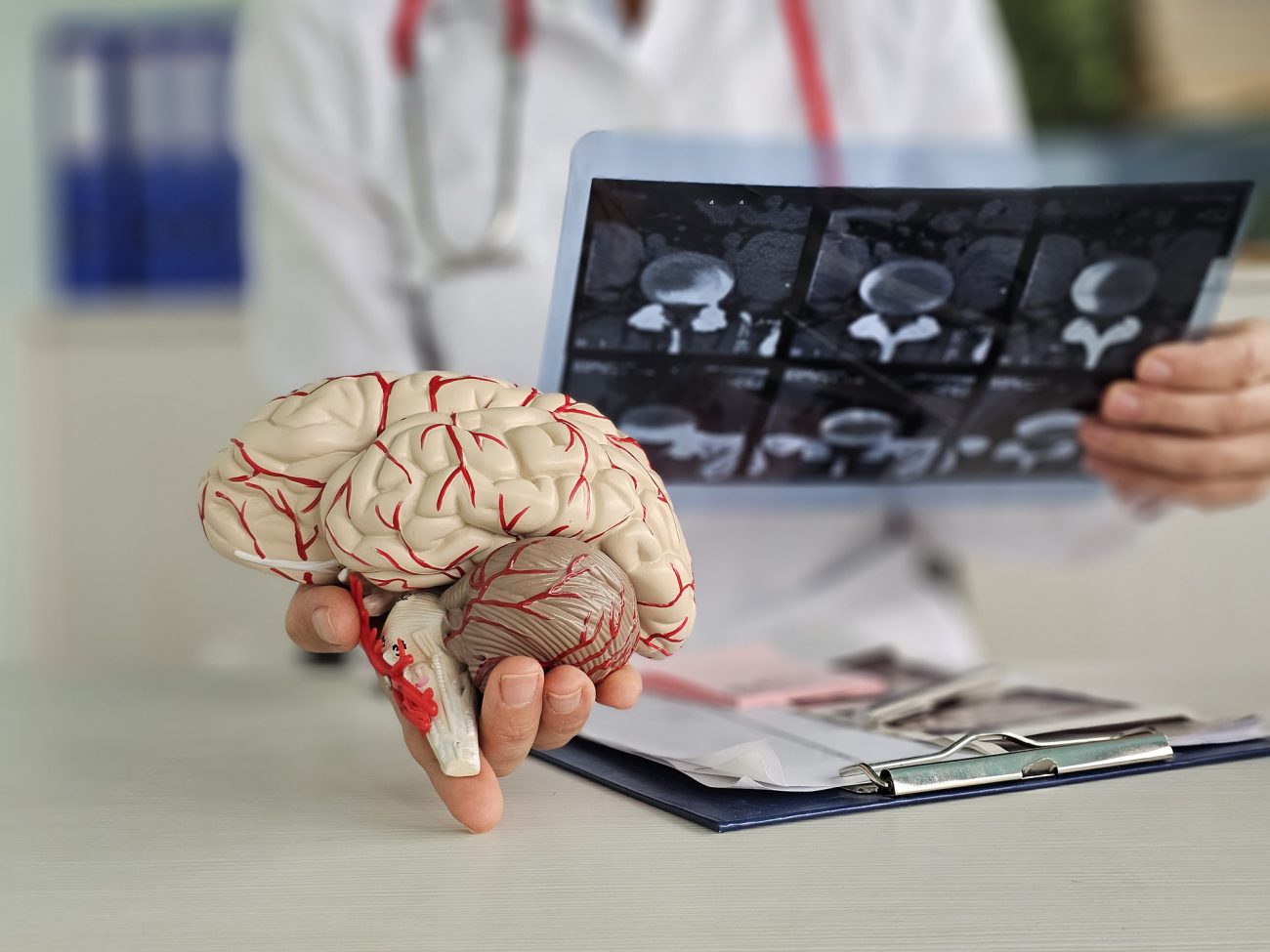 Cerca de 8,5% dos brasileiros com 60 anos ou mais convivem com algum tipo de demência