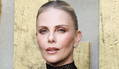 A sondagem para papel em filme da DC que Charlize Theron sentiu como um tapa na cara: 'Choque de realidade' | Filmes