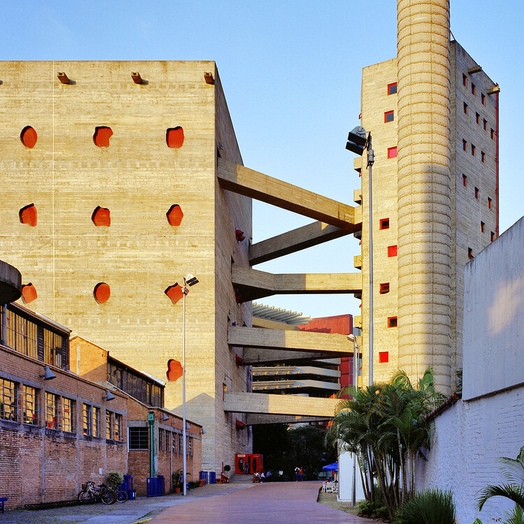 Feitos para brincar: a ludicidade nos projetos de Lina Bo Bardi e Aldo van Eyck - Imagem 9 de 13