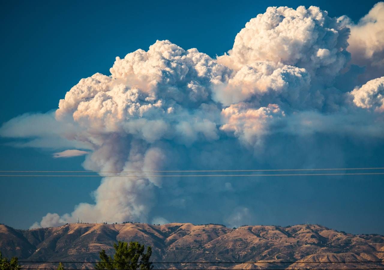 Cientistas acabam de recriar um incêndio florestal que criou a sua própria trovoada