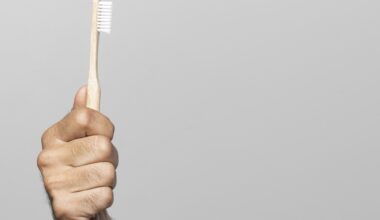 Os 3 itens de banheiro que você realmente não deveria compartilhar, segundo uma especialista