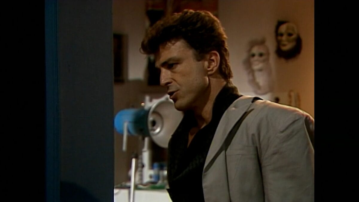 compare a cena da morte de odete roitman com a versao original de vale tudo 