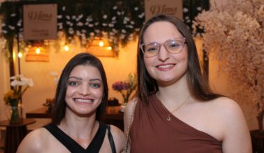 As amigas Letícia e Rayana brilham no Empresário do Ano da ACIC - Rádio Rural