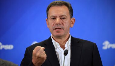 PSD passa a liderar poder local e Montenegro equipara-se a Cavaco Silva