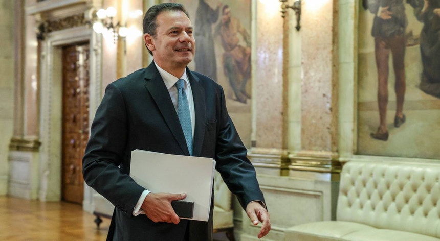 "Estamos a devolver a ordem". Montenegro diz que nova Lei da Nacionalidade é "solução equilibrada"