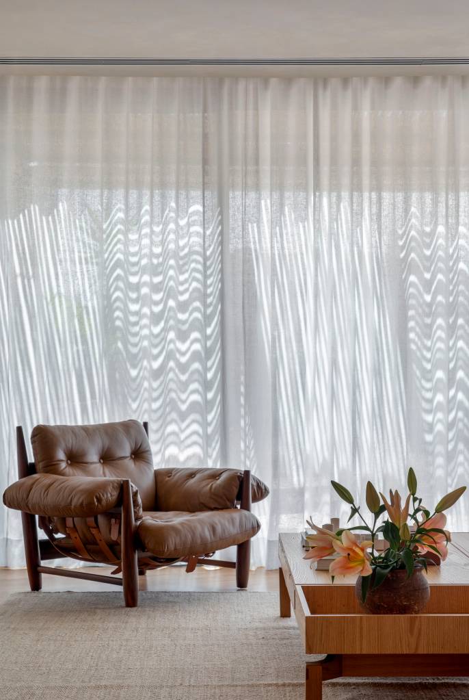 De 260 m² para 400 m²: reforma cria andar extra em cobertura. Projeto de Natalia Lemos.