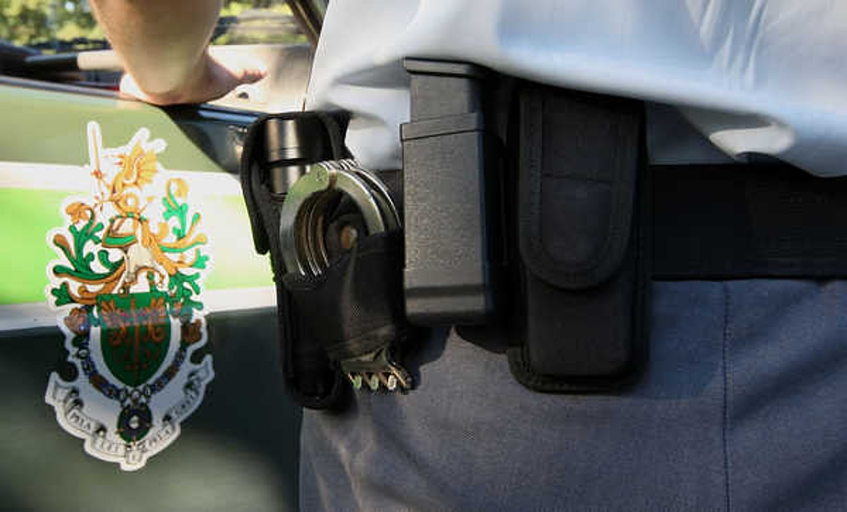 Homem do Bangladesh Morto à Facada