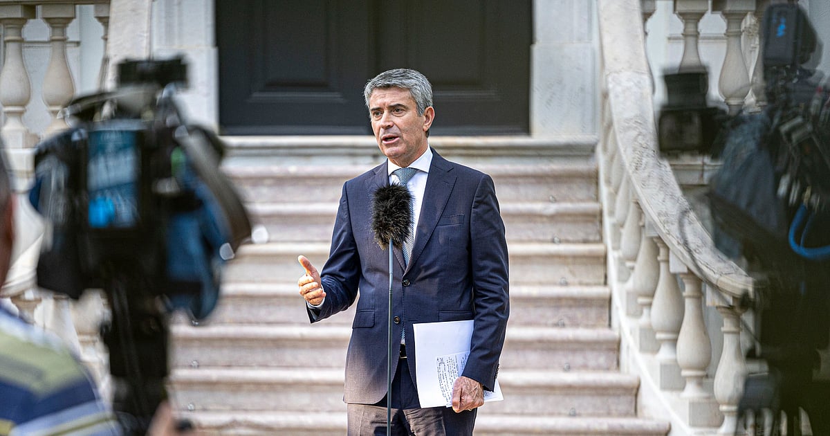 Carneiro deve sugerir à bancada do PS abstenção no Orçamento de Estado 2026 - Diário de Notícias