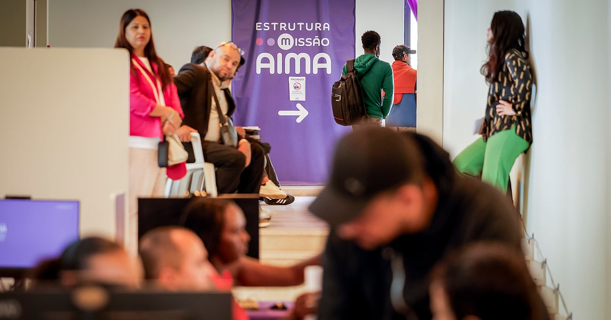 Dos estrangeiros com título de residência aos vistos de longa duração. Todos os números do relatório da AIMA