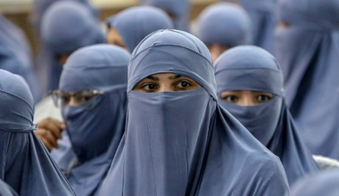 Parlamento Português Aprova Medida em Espaços Públicos