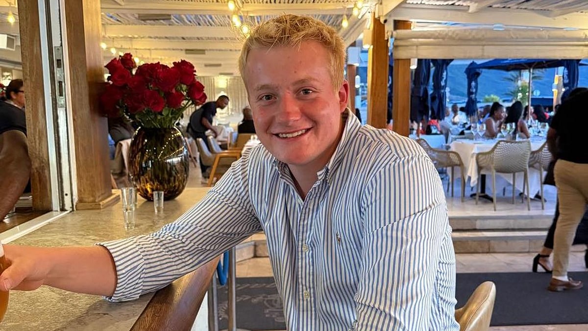 Filho de antiga estrela do futebol inglês morre num acidente de trator aos 21 anos