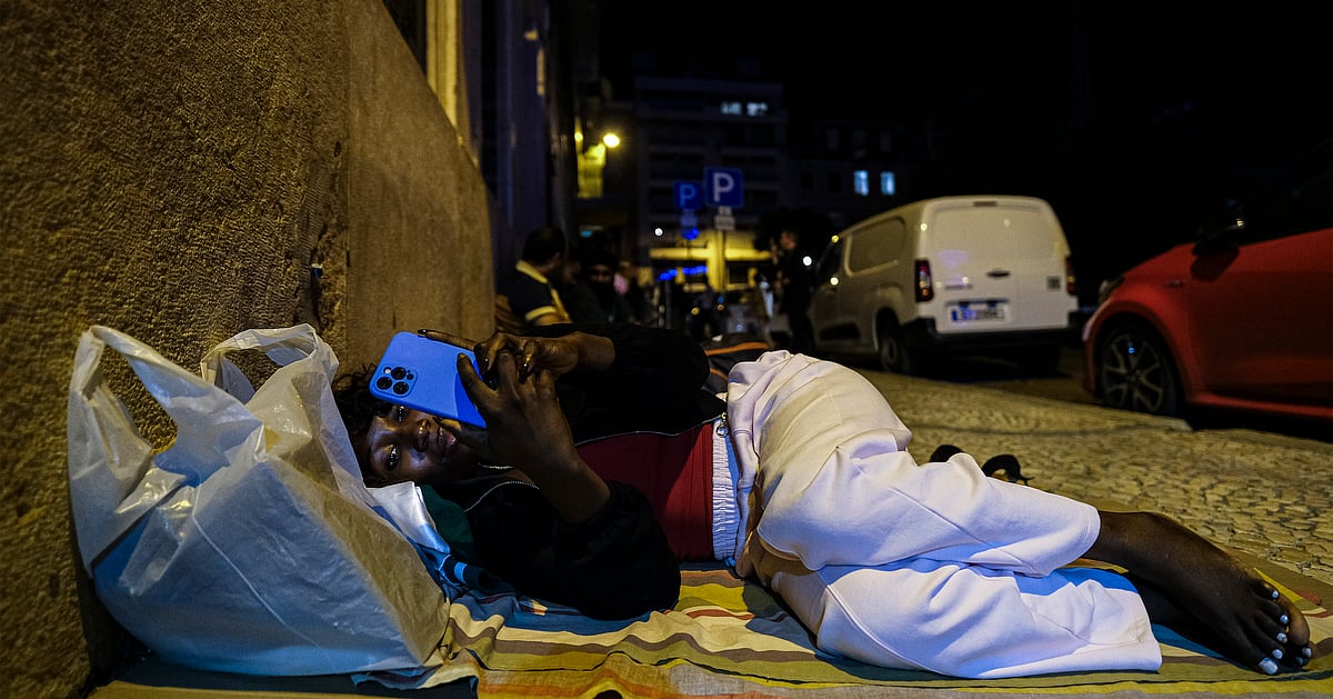 dois anos à procura de um rumo e de como comunicar com os imigrantes