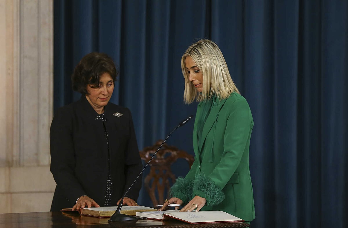 PS ganha cinco distritos a solo e experiência na República vale Bragança e Coimbra - Diário de Notícias