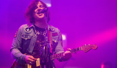 Ryan Adams abandona concertos e confessa: “São o pior povo e sabem disso”