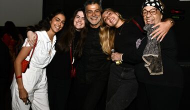 Eduardo Moscovis faz aparição rara com a mãe e as filhas reunidas. Saiba quem são elas